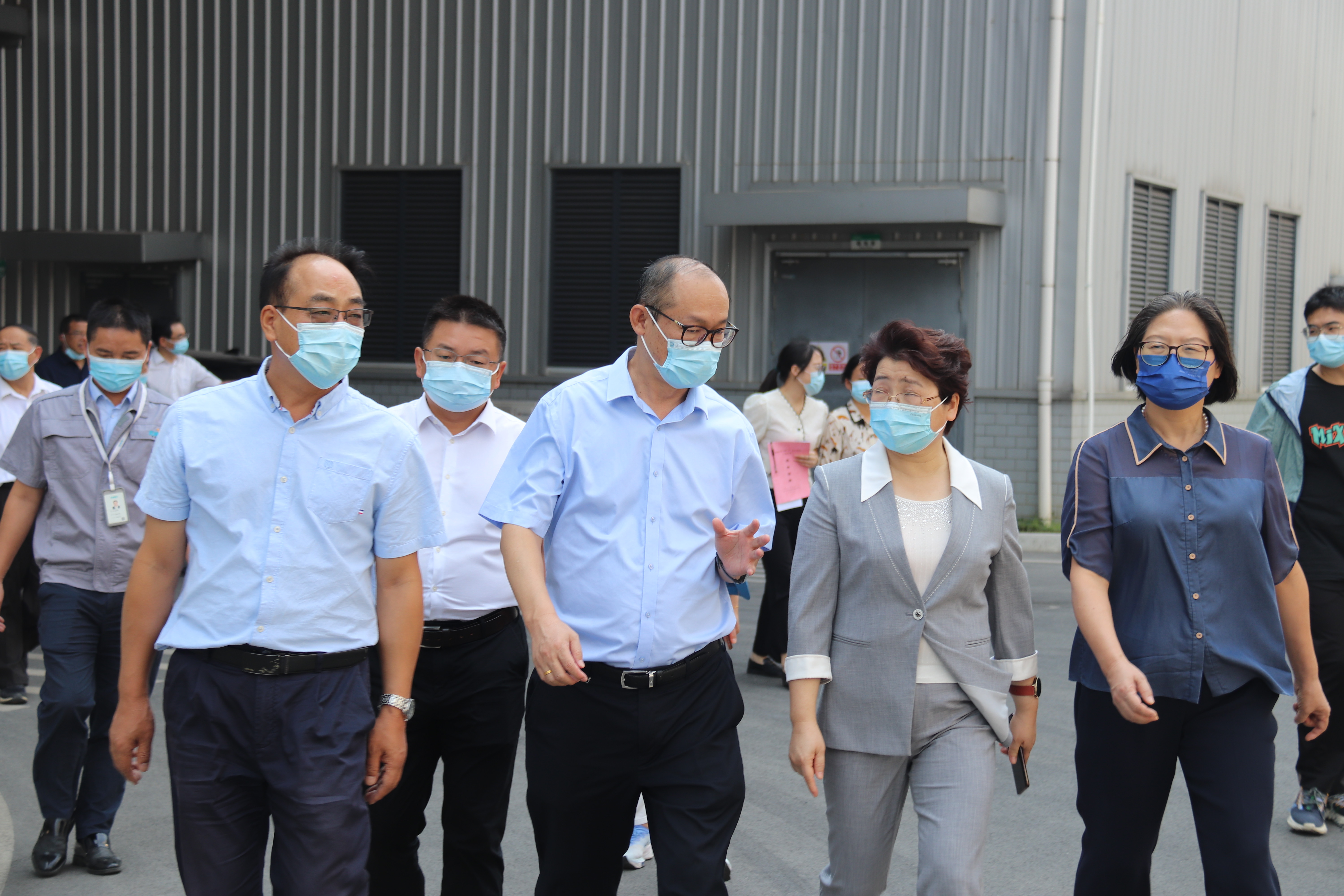 十三屆全國(guó)人大代表邵陽(yáng)小組和部分省、市人大代表2022年專(zhuān)題調(diào)研團(tuán)一行蒞臨我司調(diào)研